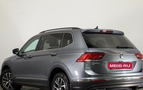 Volkswagen Tiguan II, 2019 год, 2 249 000 рублей, 7 фотография