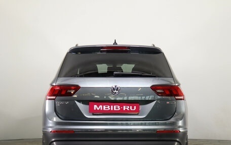 Volkswagen Tiguan II, 2019 год, 2 249 000 рублей, 6 фотография