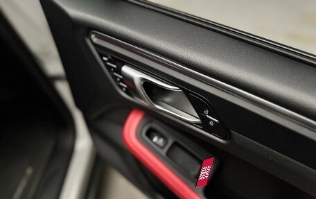 Porsche Macan I рестайлинг, 2021 год, 5 800 000 рублей, 28 фотография