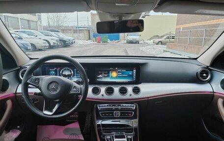 Mercedes-Benz E-Класс, 2017 год, 3 050 000 рублей, 10 фотография
