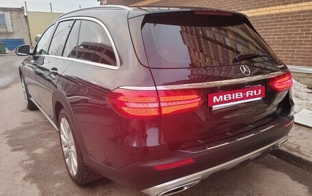 Mercedes-Benz E-Класс, 2017 год, 3 050 000 рублей, 7 фотография