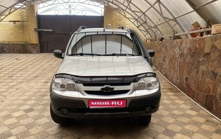 Chevrolet Niva I рестайлинг, 2015 год, 629 000 рублей, 1 фотография