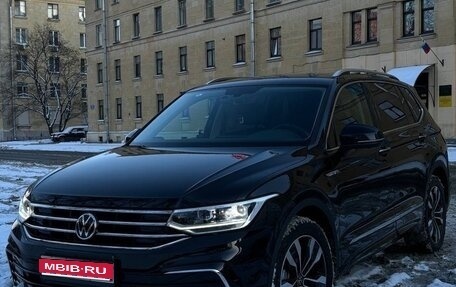 Volkswagen Tiguan II, 2023 год, 4 799 000 рублей, 1 фотография