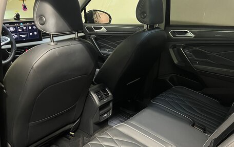 Volkswagen Tiguan II, 2023 год, 4 799 000 рублей, 10 фотография