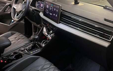 Volkswagen Tiguan II, 2023 год, 4 799 000 рублей, 9 фотография