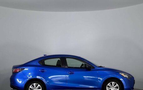 Toyota Yaris III рестайлинг, 2019 год, 1 610 000 рублей, 4 фотография