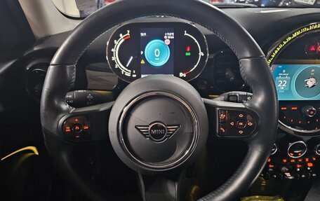 MINI Hatch, 2023 год, 1 800 000 рублей, 13 фотография