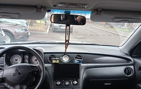 Mitsubishi Outlander III рестайлинг 3, 2006 год, 660 000 рублей, 5 фотография