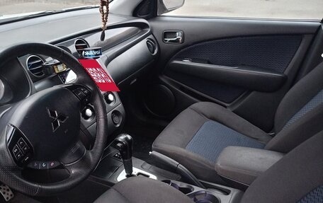 Mitsubishi Outlander III рестайлинг 3, 2006 год, 660 000 рублей, 6 фотография