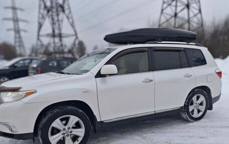 Toyota Highlander III, 2012 год, 1 950 000 рублей, 1 фотография