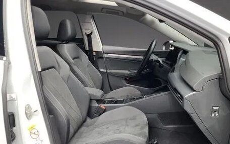 Volkswagen Golf VIII, 2021 год, 2 700 000 рублей, 5 фотография