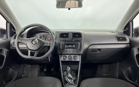 Volkswagen Polo VI (EU Market), 2018 год, 890 000 рублей, 15 фотография