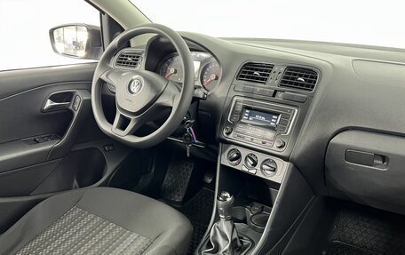 Volkswagen Polo VI (EU Market), 2018 год, 890 000 рублей, 14 фотография