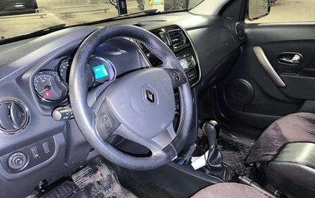 Renault Logan II, 2017 год, 930 000 рублей, 13 фотография