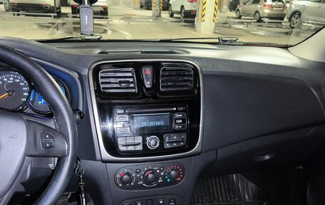 Renault Logan II, 2017 год, 930 000 рублей, 14 фотография