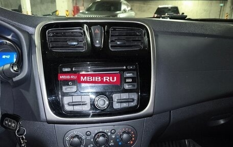 Renault Logan II, 2017 год, 930 000 рублей, 12 фотография