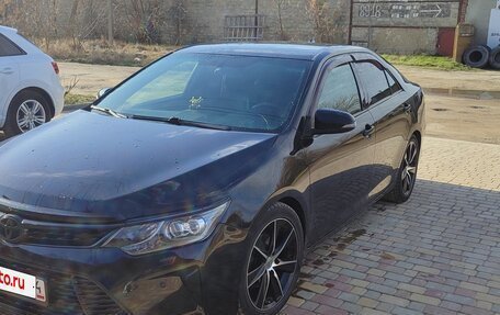 Toyota Camry, 2017 год, 2 290 000 рублей, 2 фотография