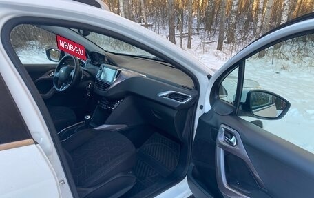 Peugeot 2008 II, 2014 год, 575 000 рублей, 8 фотография