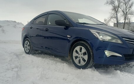 Hyundai Solaris II рестайлинг, 2015 год, 850 000 рублей, 8 фотография