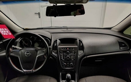 Opel Astra J, 2011 год, 545 000 рублей, 18 фотография