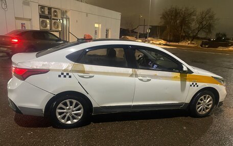 Hyundai Solaris II рестайлинг, 2018 год, 650 000 рублей, 4 фотография