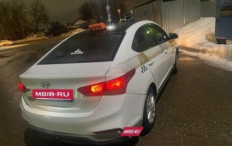 Hyundai Solaris II рестайлинг, 2018 год, 650 000 рублей, 2 фотография