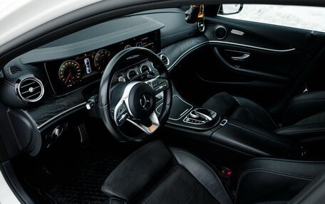 Mercedes-Benz E-Класс, 2018 год, 3 499 999 рублей, 15 фотография