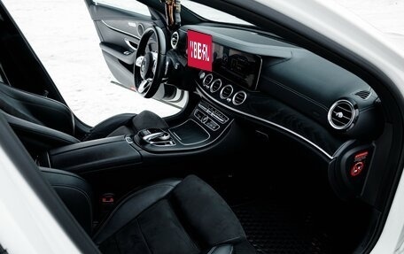 Mercedes-Benz E-Класс, 2018 год, 3 499 999 рублей, 12 фотография