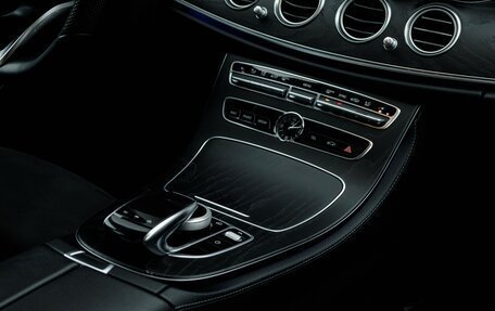 Mercedes-Benz E-Класс, 2018 год, 3 499 999 рублей, 19 фотография