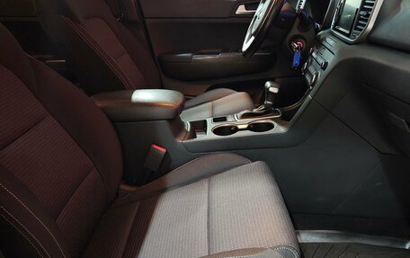 KIA Sportage IV рестайлинг, 2018 год, 2 299 000 рублей, 13 фотография