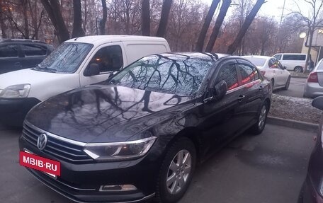 Volkswagen Passat B8 рестайлинг, 2015 год, 1 430 000 рублей, 2 фотография