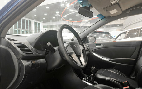 Hyundai Solaris II рестайлинг, 2013 год, 755 000 рублей, 20 фотография