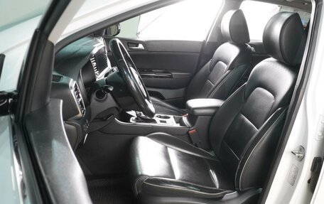 KIA Sportage IV рестайлинг, 2018 год, 2 299 000 рублей, 10 фотография