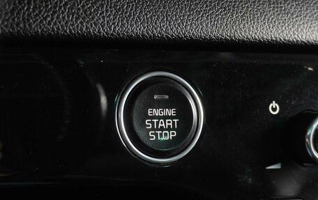 KIA Sportage IV рестайлинг, 2018 год, 2 299 000 рублей, 21 фотография