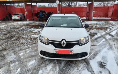 Renault Logan II, 2018 год, 700 000 рублей, 1 фотография