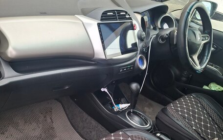 Honda Fit III, 2011 год, 760 000 рублей, 10 фотография