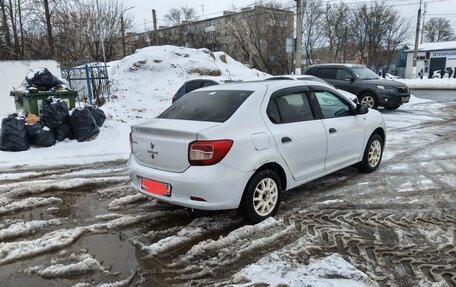 Renault Logan II, 2018 год, 700 000 рублей, 4 фотография