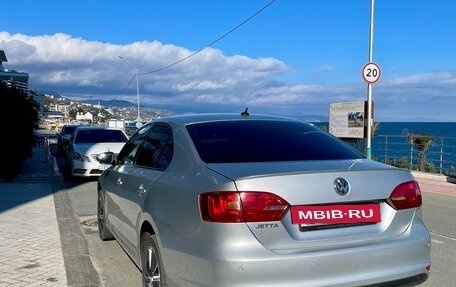 Volkswagen Jetta VI, 2011 год, 1 100 000 рублей, 4 фотография