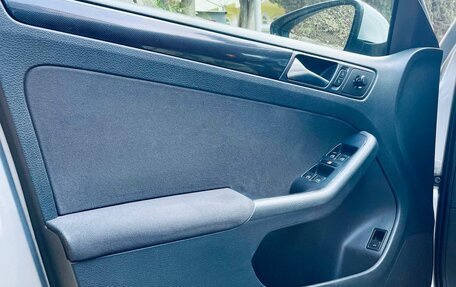 Volkswagen Jetta VI, 2011 год, 1 100 000 рублей, 14 фотография