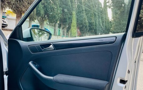 Volkswagen Jetta VI, 2011 год, 1 100 000 рублей, 16 фотография