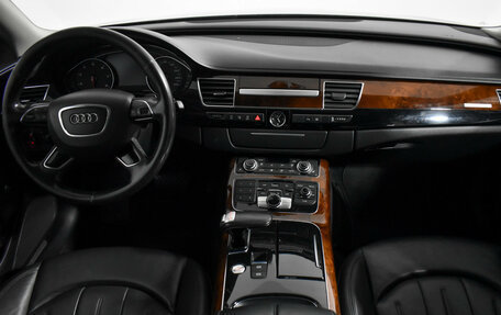 Audi A8, 2012 год, 998 900 рублей, 17 фотография