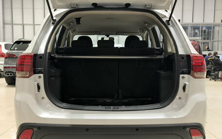 Mitsubishi Outlander III рестайлинг 3, 2015 год, 1 699 000 рублей, 14 фотография