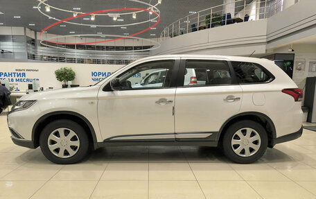 Mitsubishi Outlander III рестайлинг 3, 2015 год, 1 699 000 рублей, 12 фотография