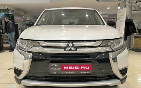 Mitsubishi Outlander III рестайлинг 3, 2015 год, 1 699 000 рублей, 6 фотография