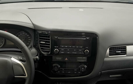 Mitsubishi Outlander III рестайлинг 3, 2015 год, 1 699 000 рублей, 19 фотография