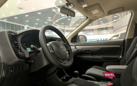 Mitsubishi Outlander III рестайлинг 3, 2015 год, 1 699 000 рублей, 20 фотография