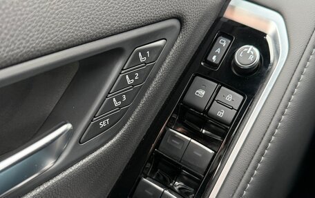 Toyota Land Cruiser, 2022 год, 8 900 000 рублей, 29 фотография