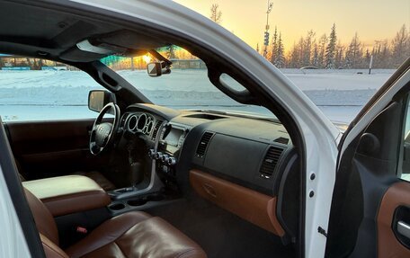 Toyota Sequoia II рестайлинг, 2011 год, 4 350 000 рублей, 35 фотография