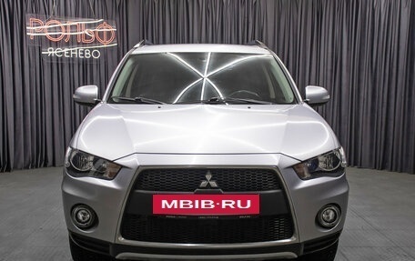 Mitsubishi Outlander III рестайлинг 3, 2011 год, 1 298 000 рублей, 2 фотография