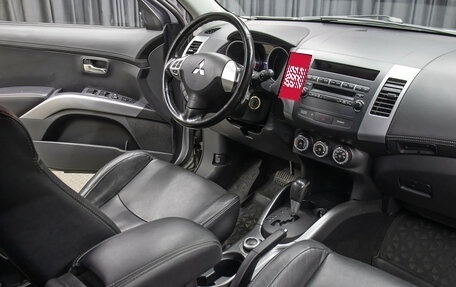 Mitsubishi Outlander III рестайлинг 3, 2011 год, 1 298 000 рублей, 11 фотография